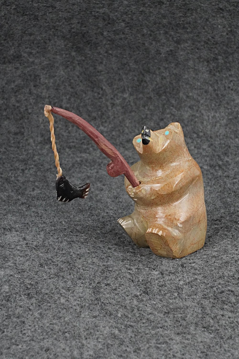 Bear Zuni Fetish Carving - Enrike Leekya