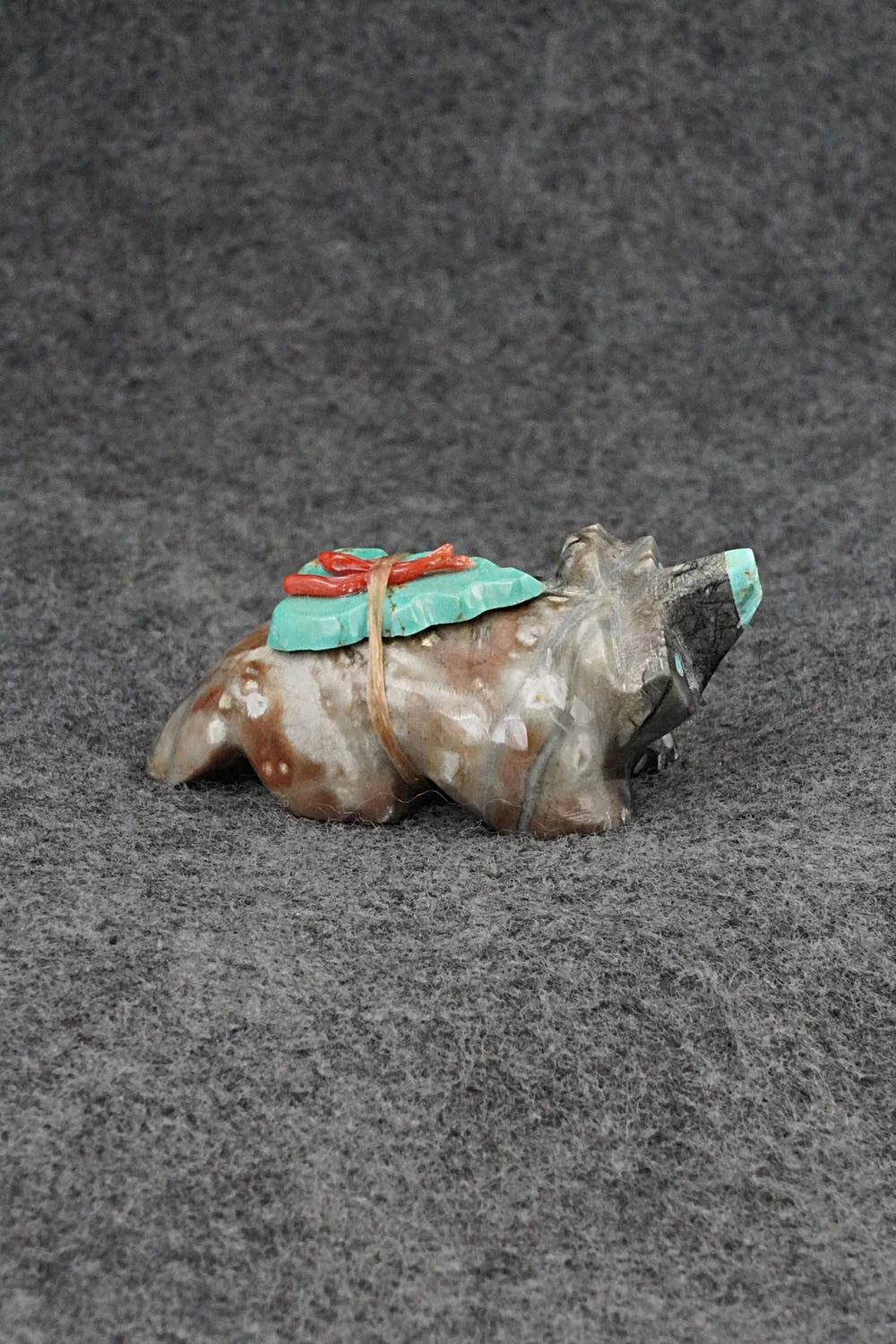 Badger Zuni Fetish Carving - Enrike Leekya
