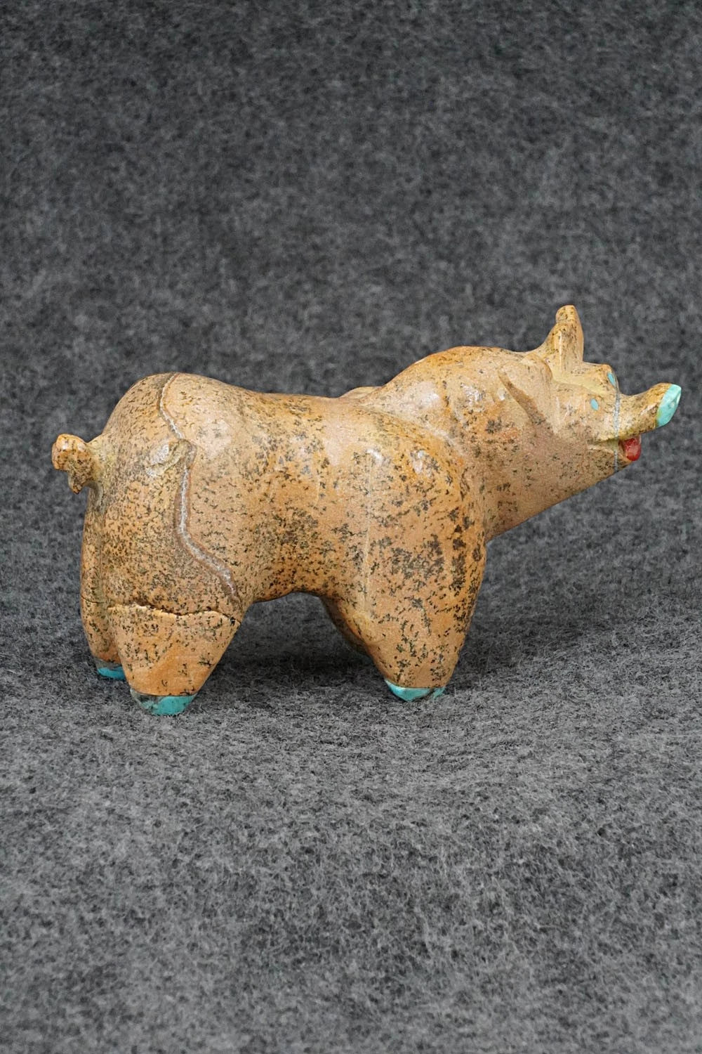 Pig Zuni Fetish Carving - Freddie Leekya