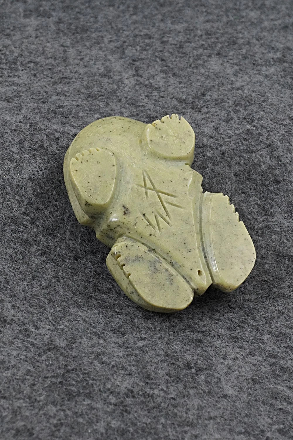 Frog Zuni Fetish Carving - Adrian Cachini