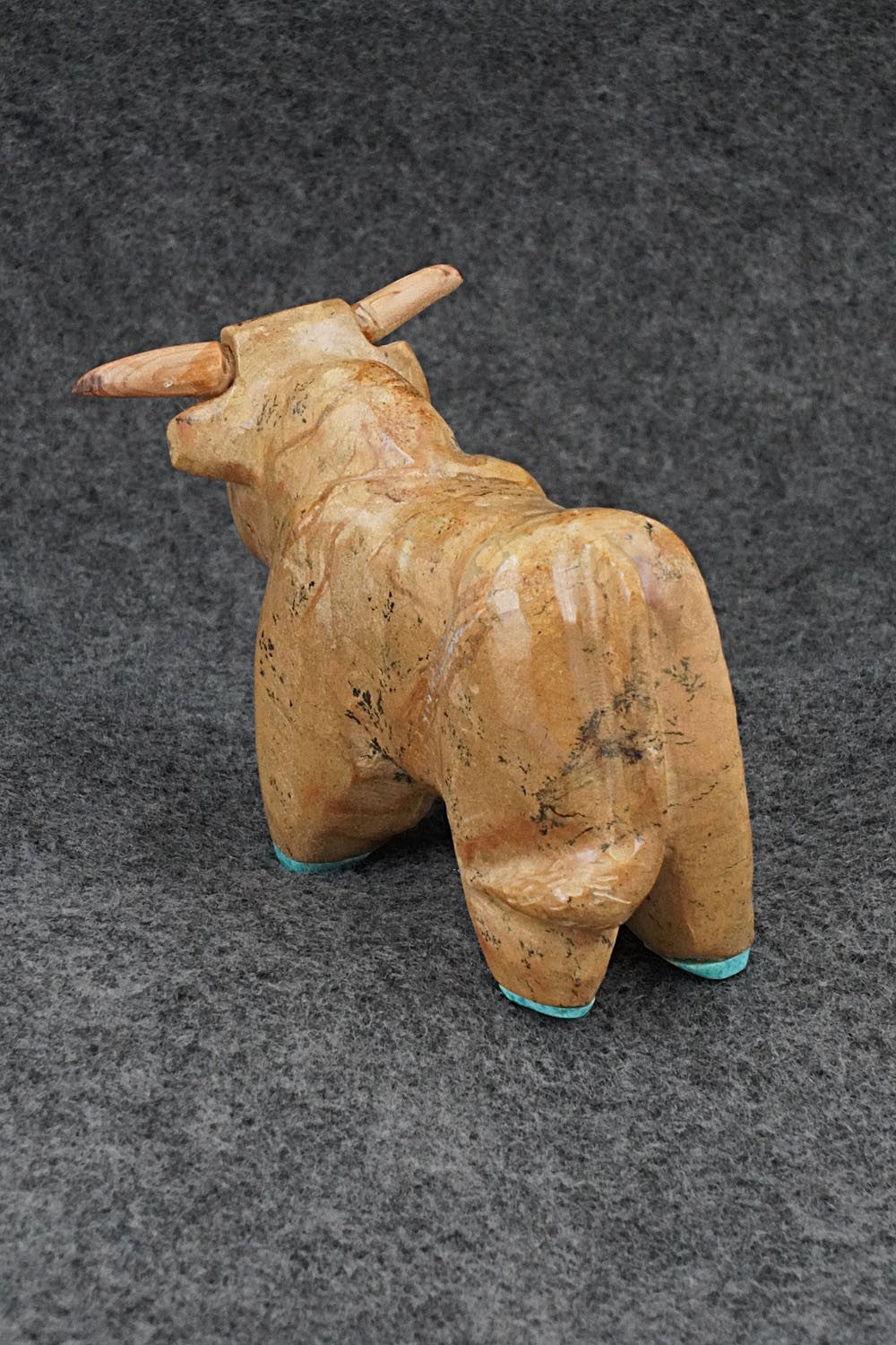 Bull Zuni Fetish Carving - Freddie Leekya