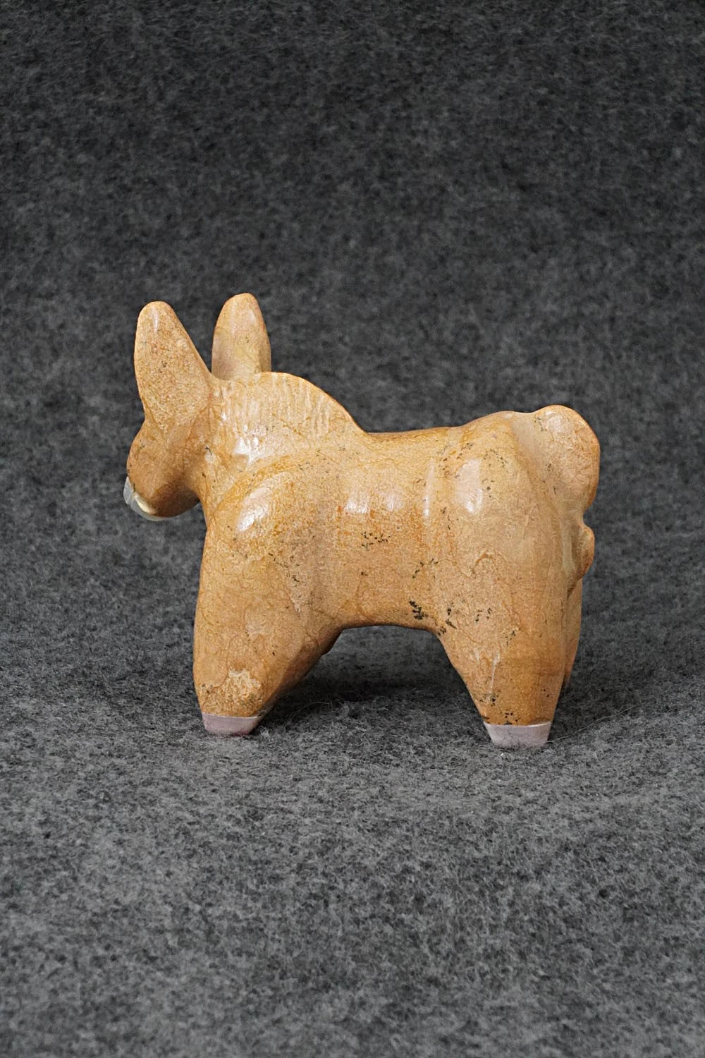 Donkey Zuni Fetish Carving - Freddie Leekya
