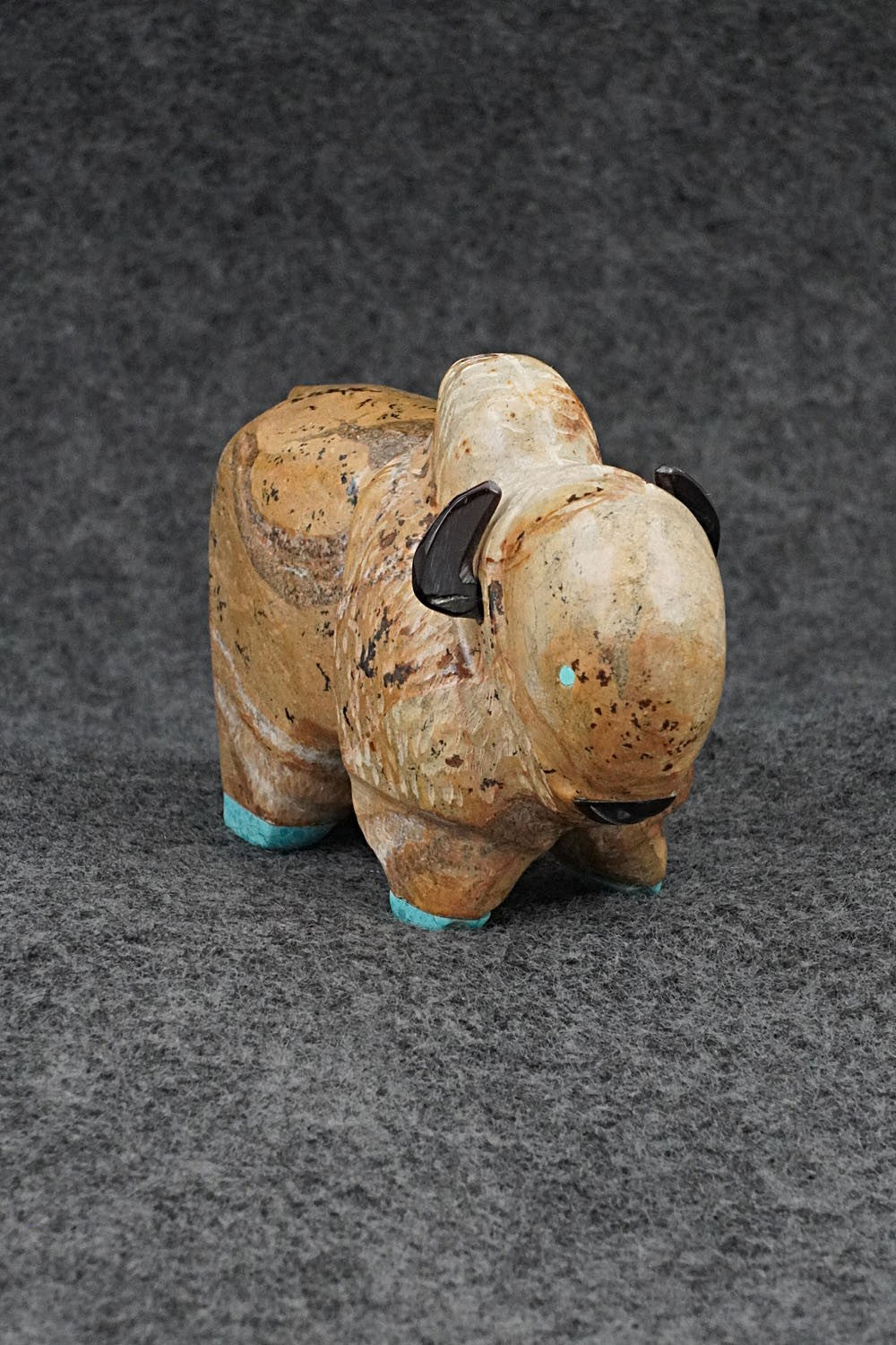 Buffalo Zuni Fetish Carving - Freddie Leekya