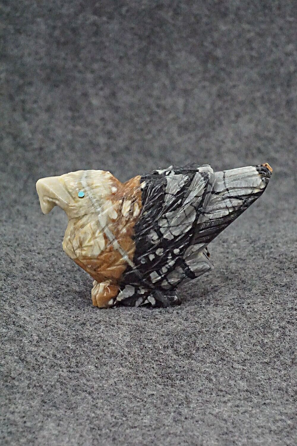 Eagle Zuni Fetish Carving - Tony Mackel