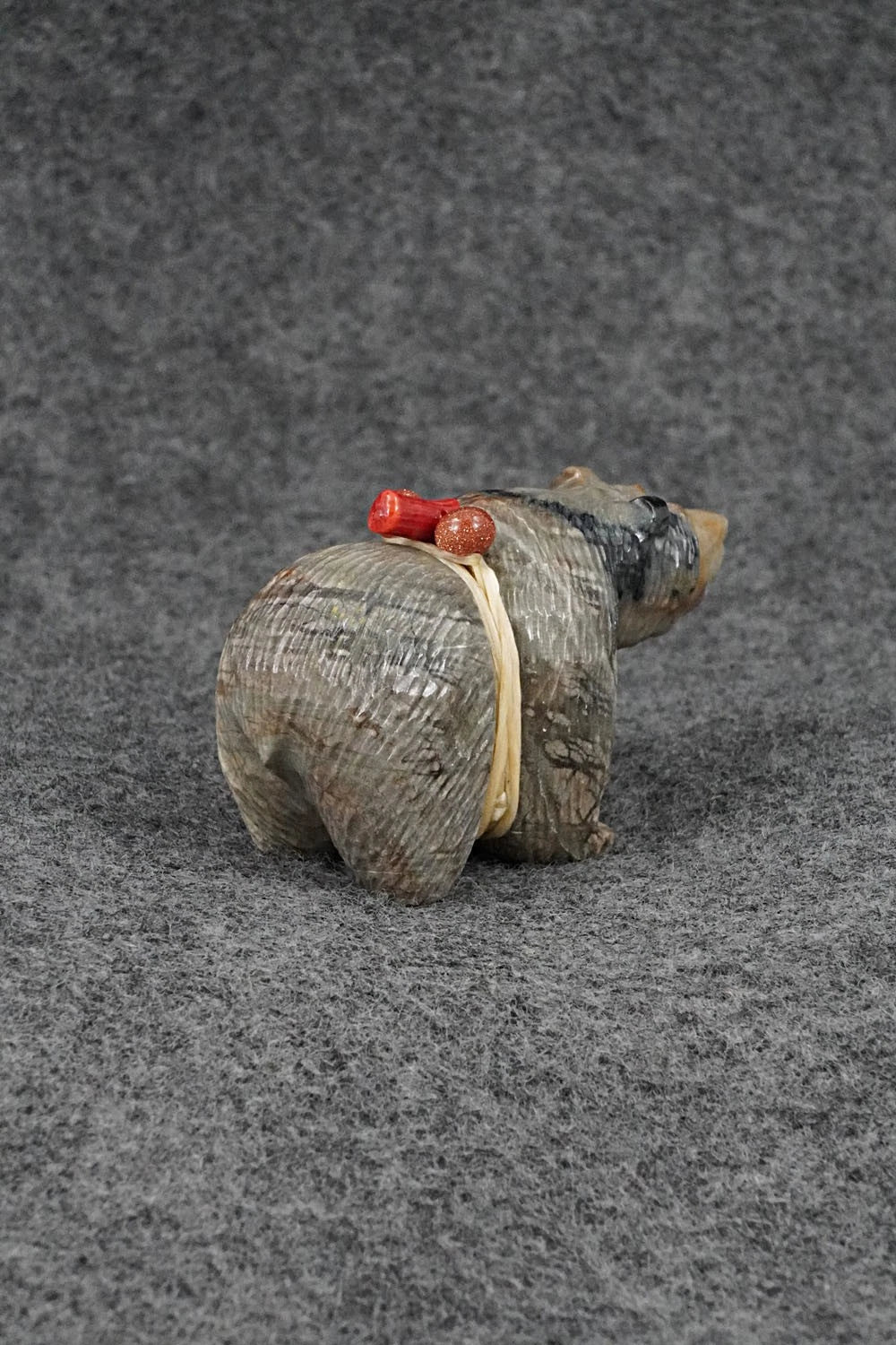 Bear Zuni Fetish Carving - Farlan & Paulette Quam