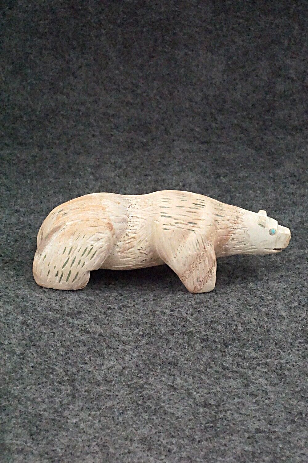 Bear Zuni Fetish Carving - Jeromy Weebothee