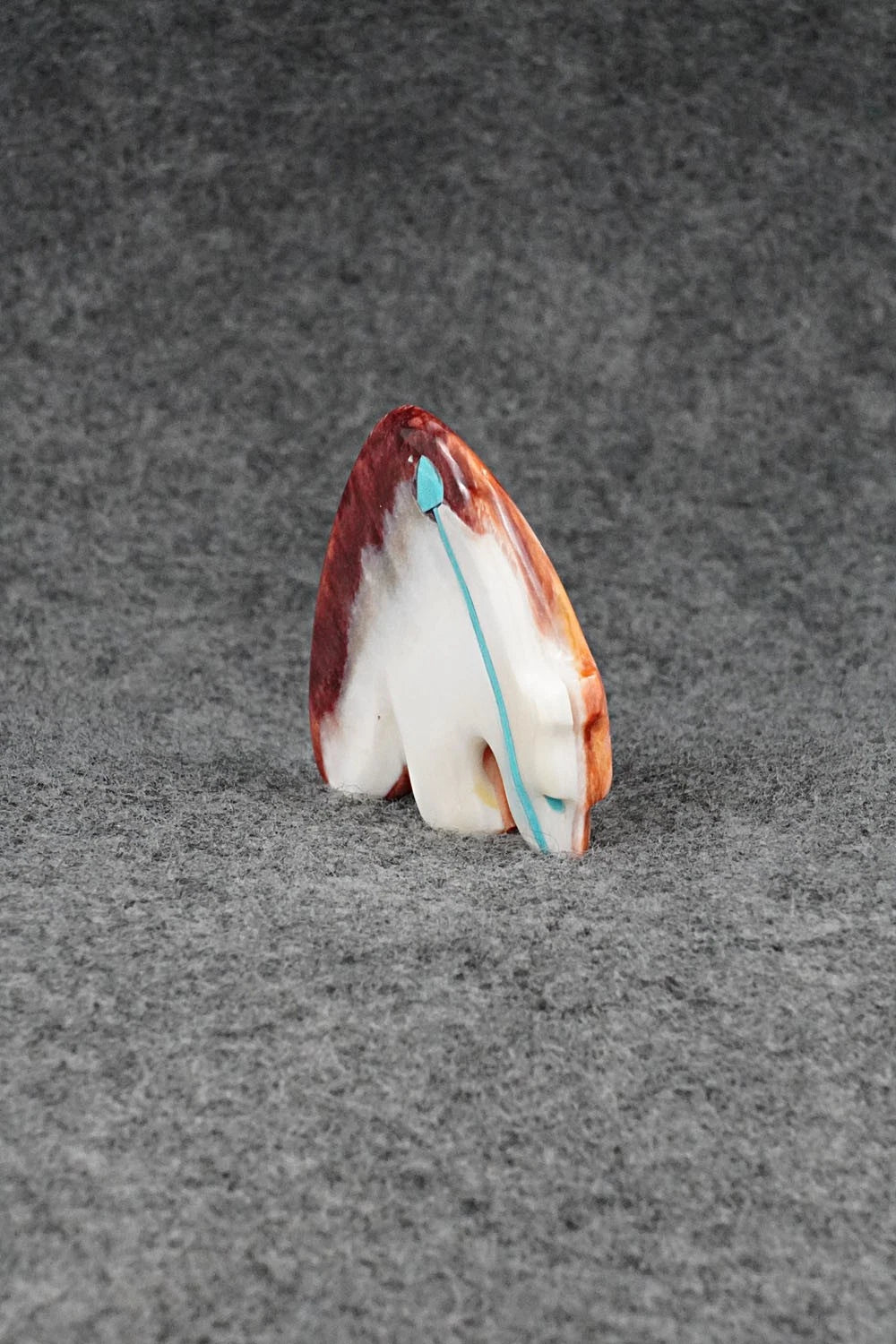 Bear Zuni Fetish Carving - Kenric Laiwakete