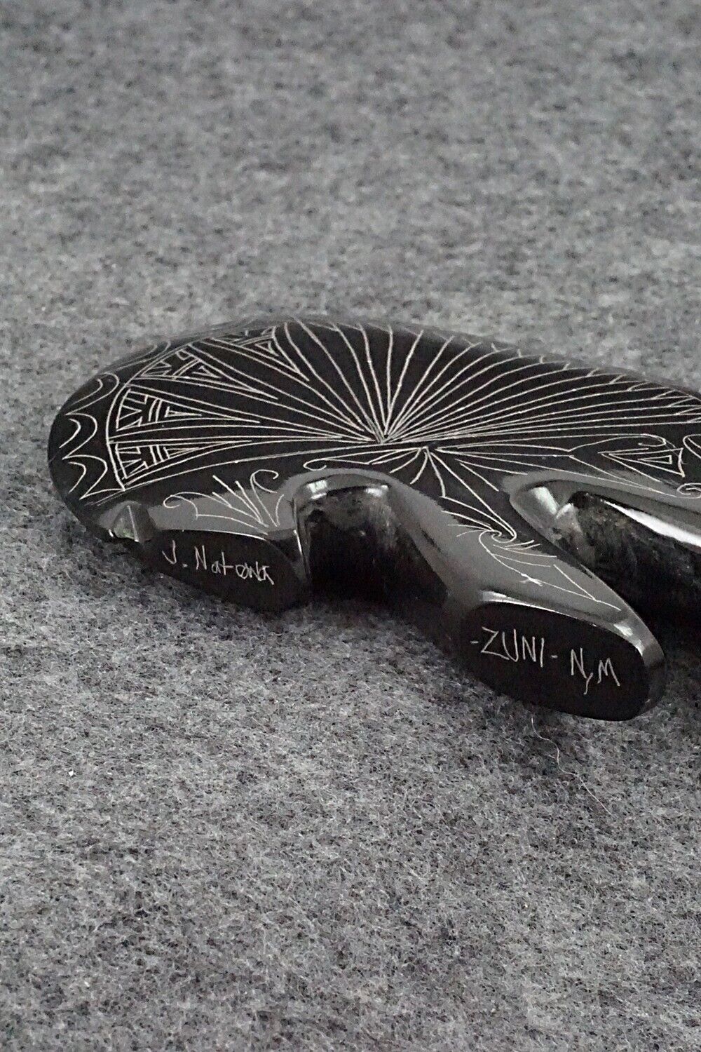 Bear Zuni Fetish Carving - Jonathan Natewa