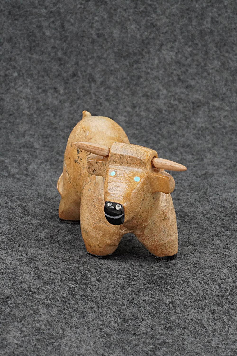Bull Zuni Fetish Carving - Freddie Leekya