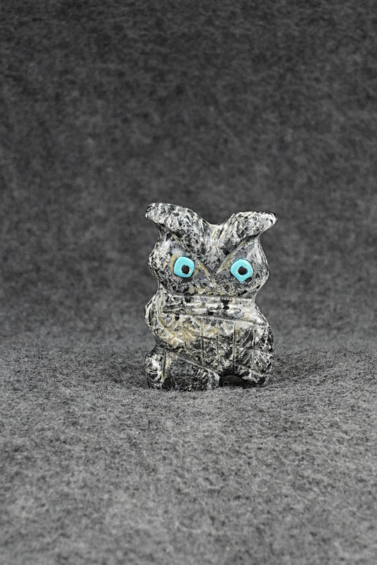 Owl Zuni Fetish Carving - Dannette Laate