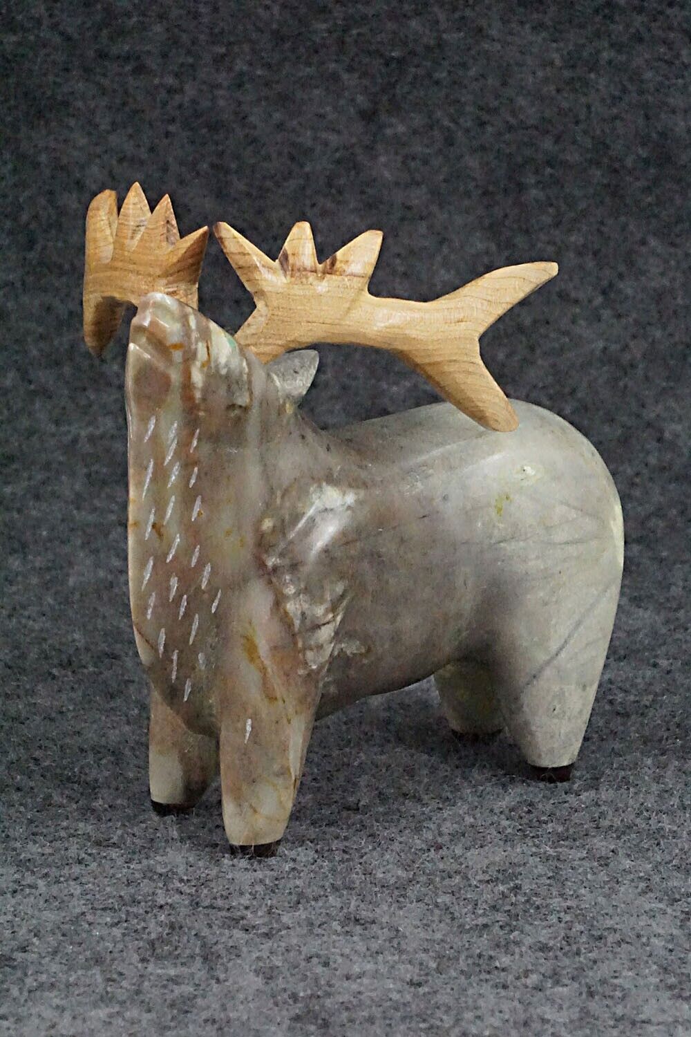 Elk Zuni Fetish Carving - Enrike Leekya