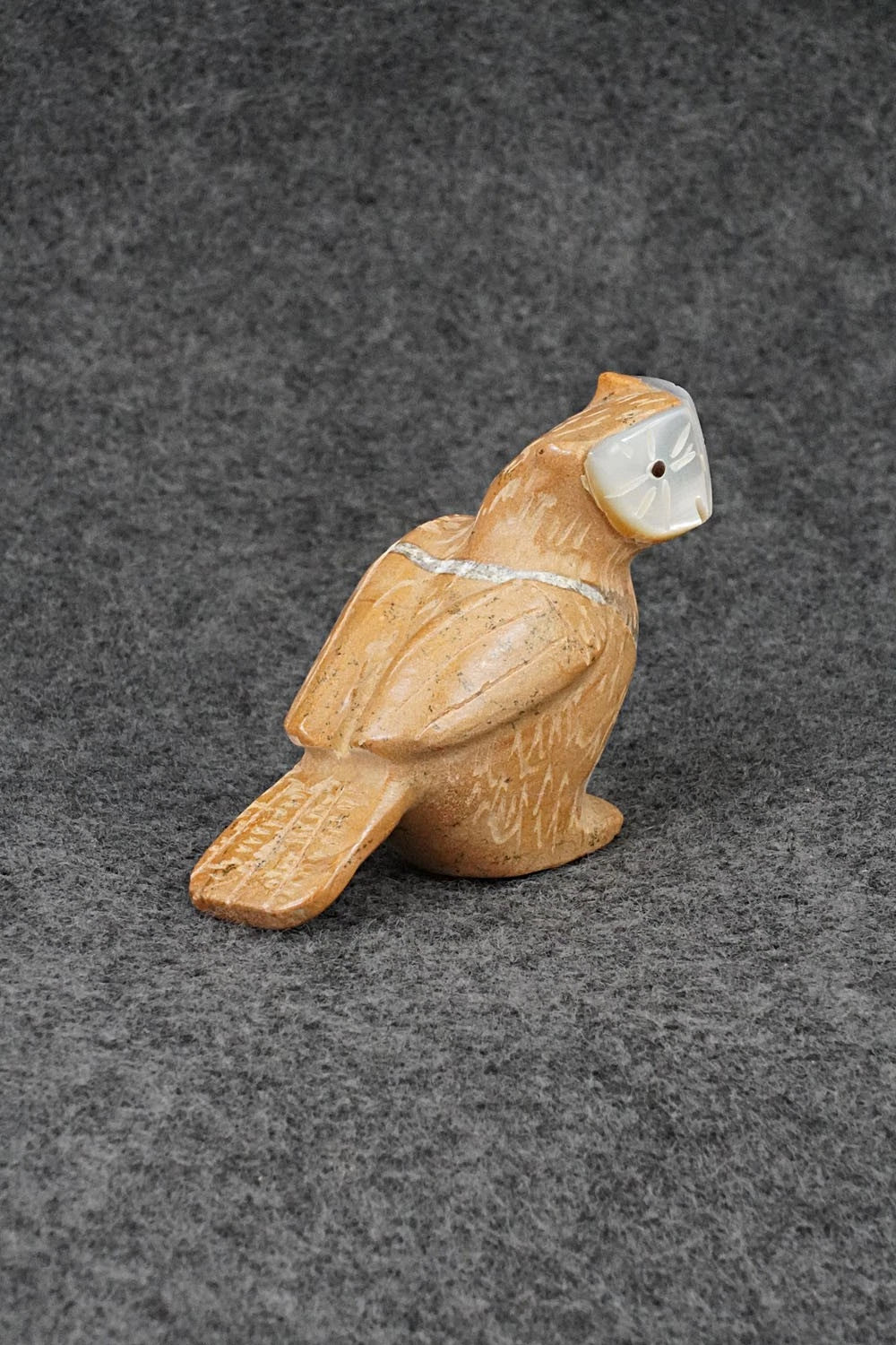 Owl Zuni Fetish Carving - Freddie Leekya