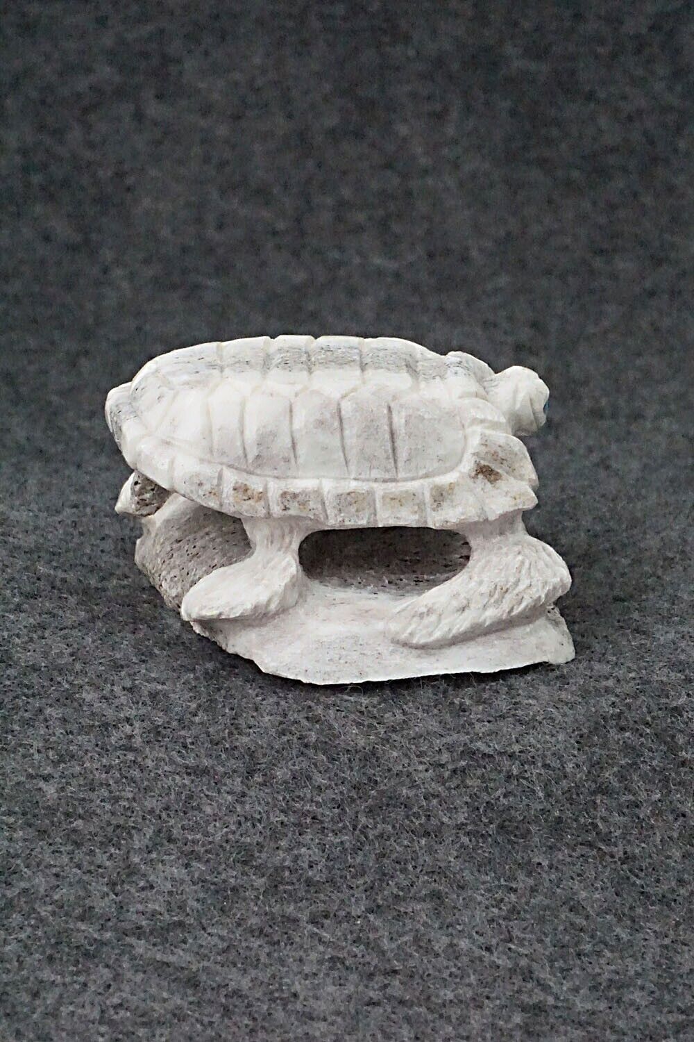 Sea Turtle Zuni Fetish Carving - Chris Peina