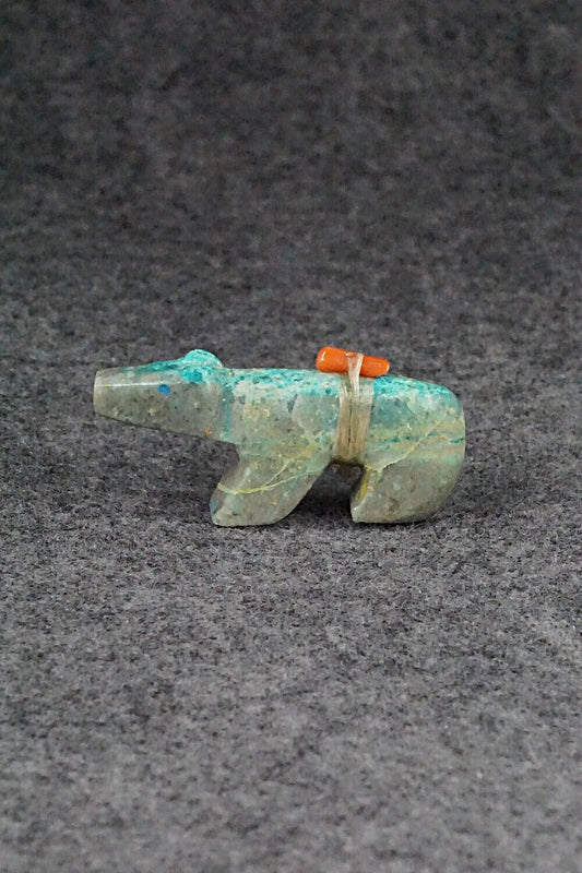 Bear Zuni Fetish Carving - Fernando Laiwakete
