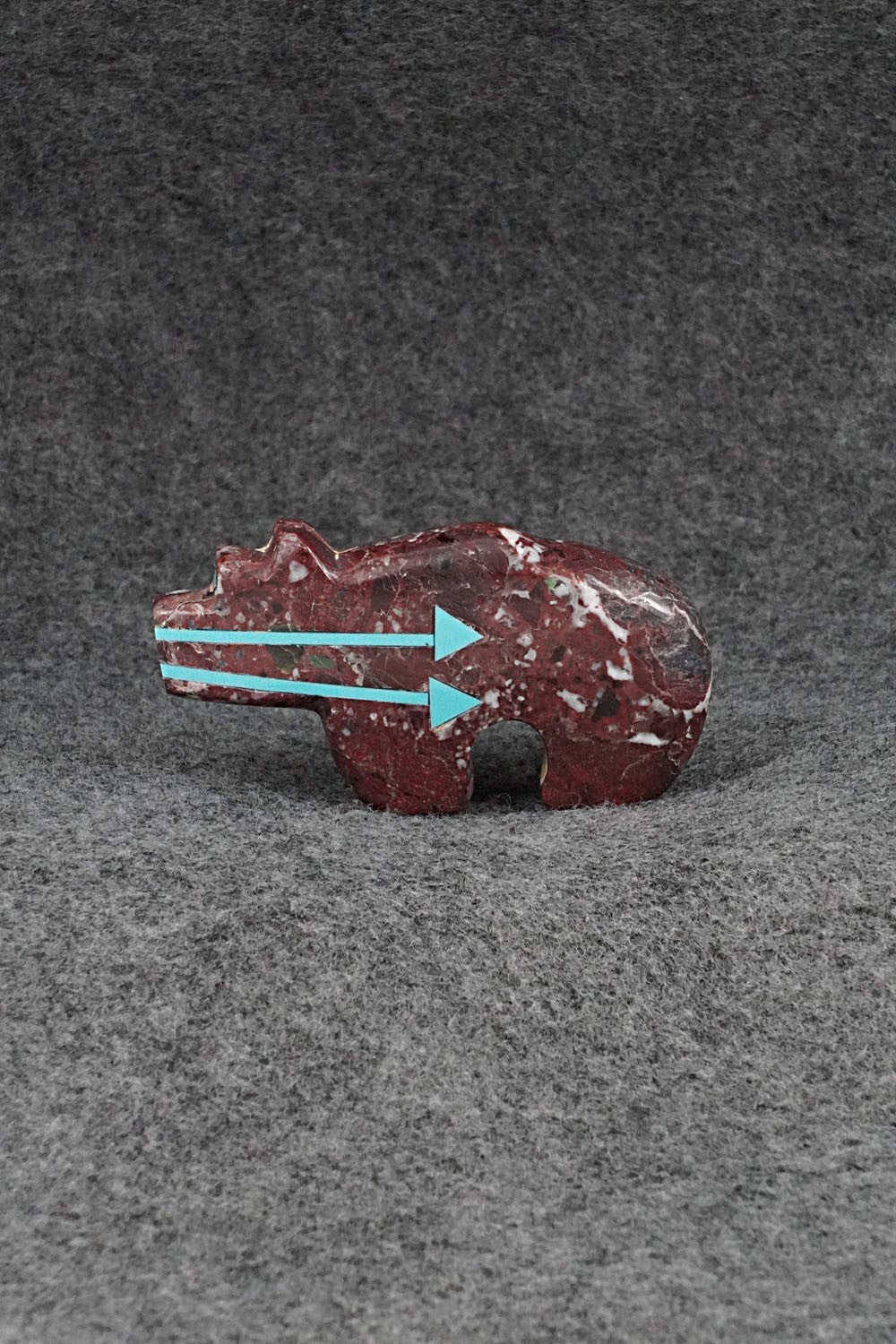 Bear Zuni Fetish Carving - Bernard Laiwakete