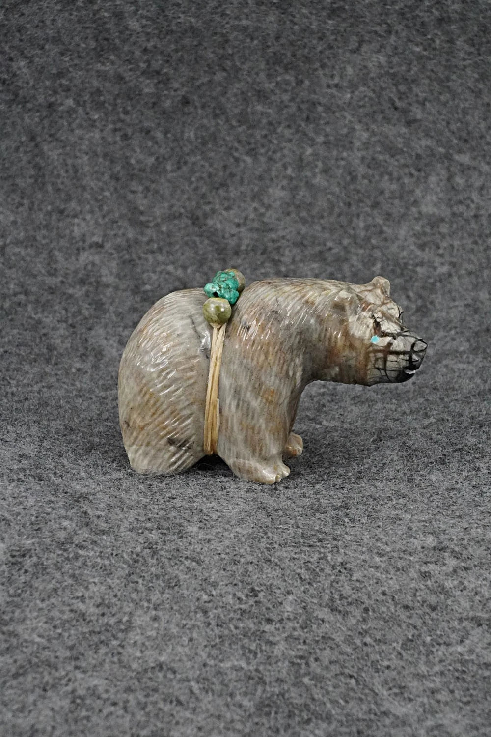 Bear Zuni Fetish Carving - Farlan & Paulette Quam