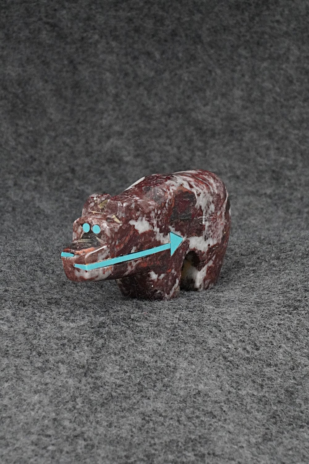 Bear Zuni Fetish Carving - Bernard Laiwakete