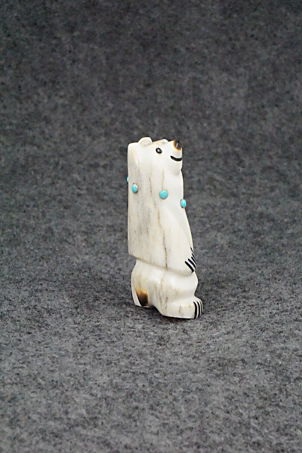 Bear Zuni Fetish Carving - Claudia Peina