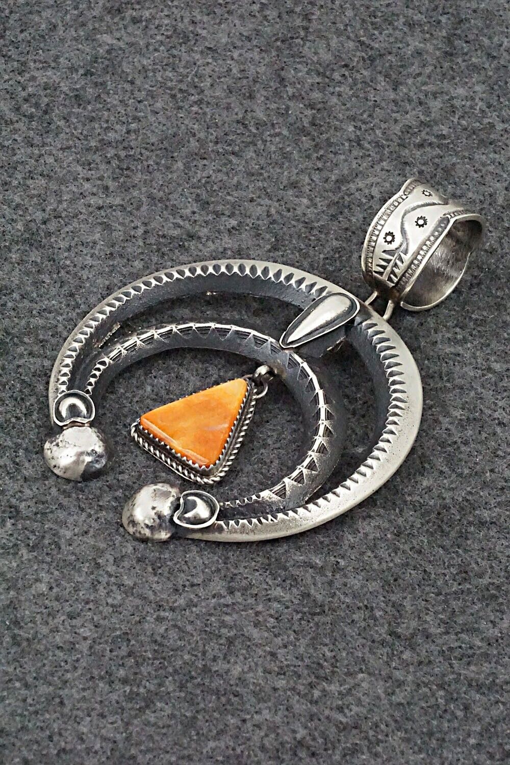 Spiny Oyster & Sterling Silver Naja Pendant - Martha Cayatineto