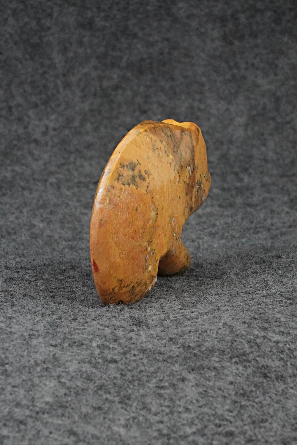 Bear Zuni Fetish Carving - Vernon Nieto