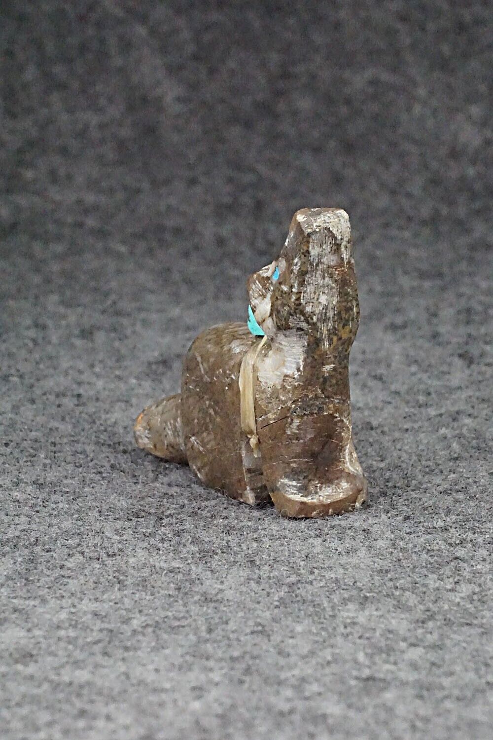 Wolf Zuni Fetish Carving - Fernando Laiwakete