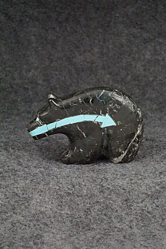 Bear Zuni Fetish Carving - Bernard Laiwakete