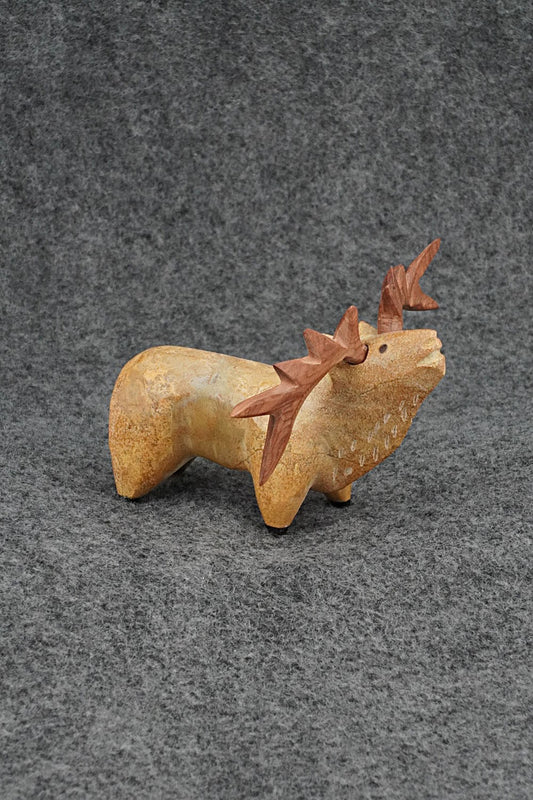 Elk Zuni Fetish Carving - Enrike Leekya