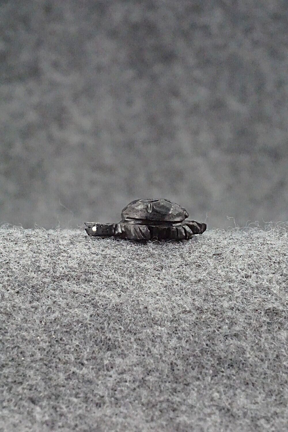 Tiny Turtle Zuni Fetish Carving - Vander Tsethlikai