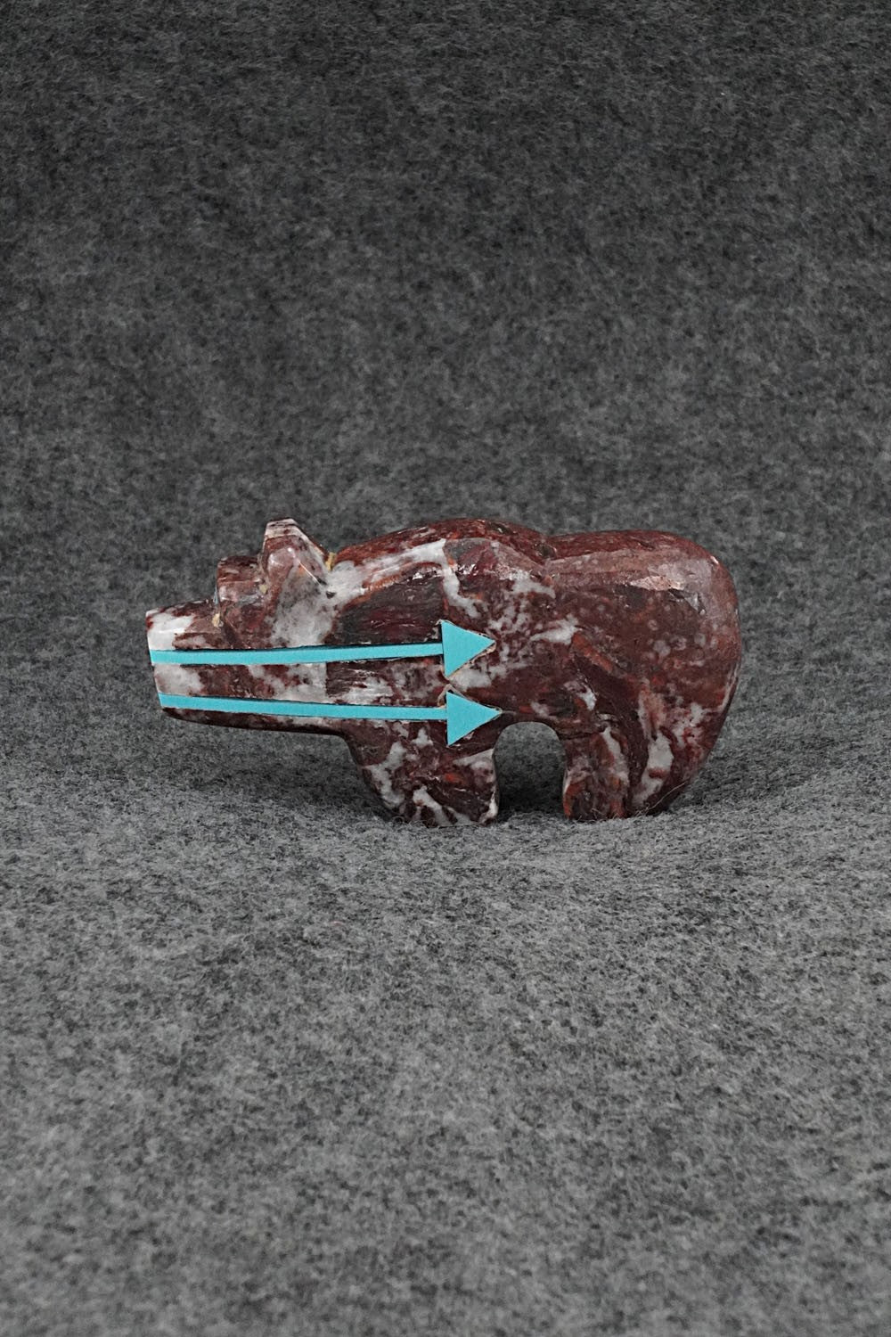 Bear Zuni Fetish Carving - Bernard Laiwakete