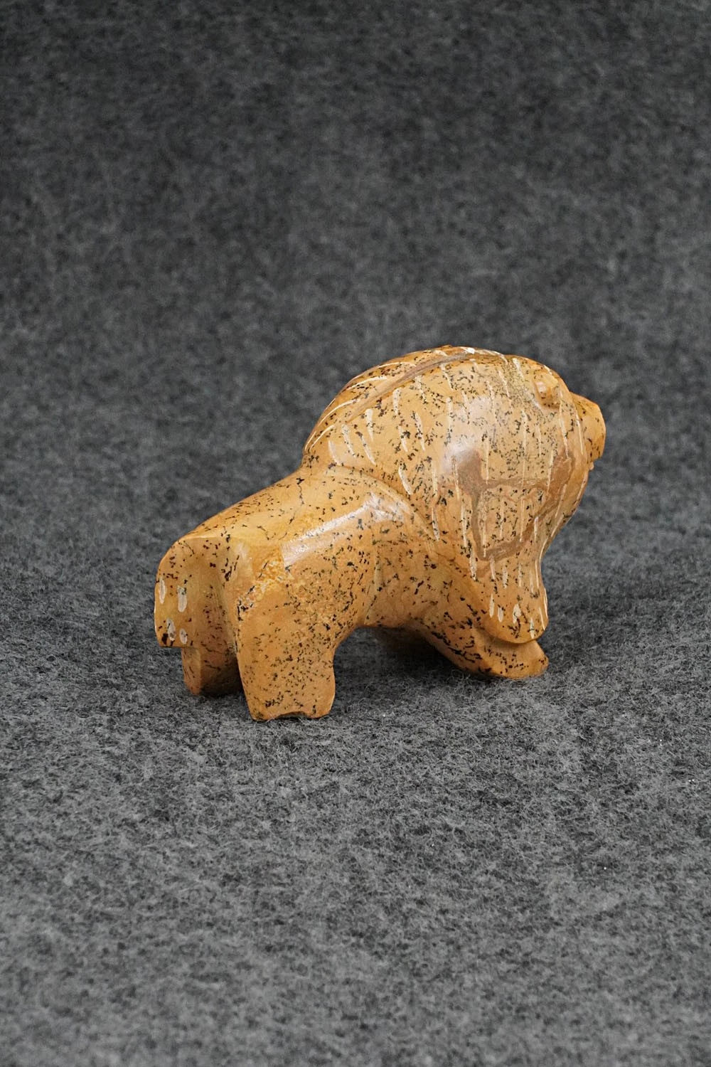 Lion Zuni Fetish Carving - Enrike Leekya