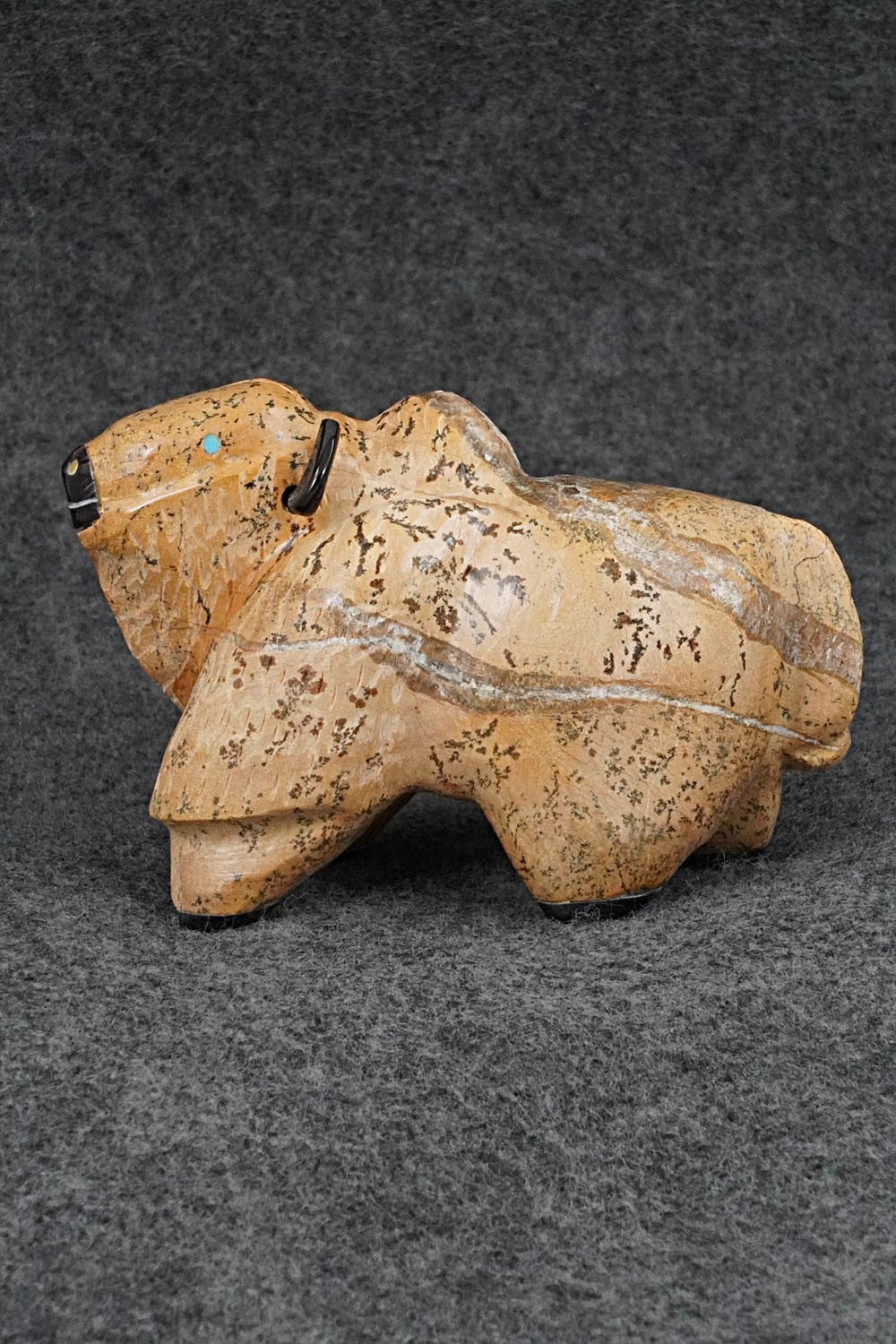 Buffalo Zuni Fetish Carving - Freddie Leekya