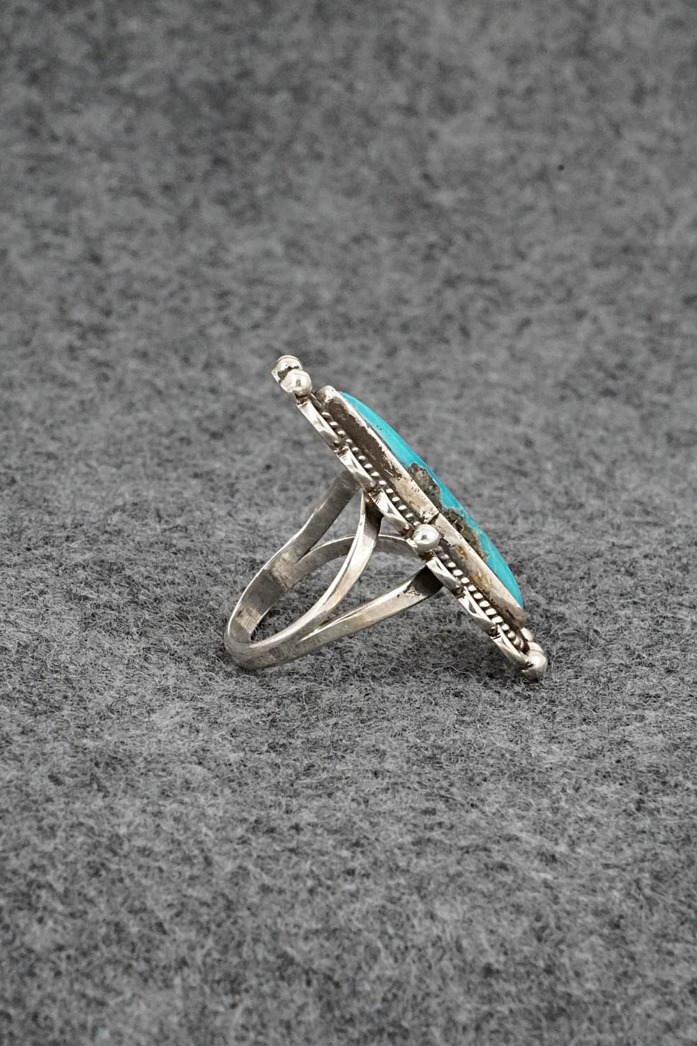 Turquoise & Sterling Silver Vintage Ring - Size 6
