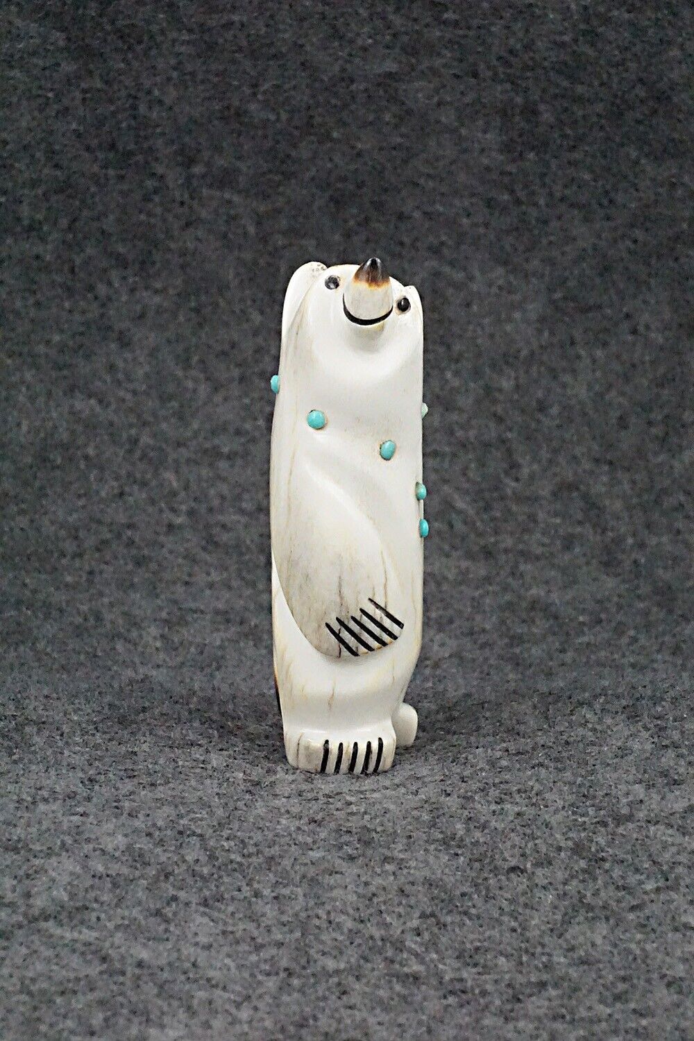 Bear Zuni Fetish Carving - Claudia Peina