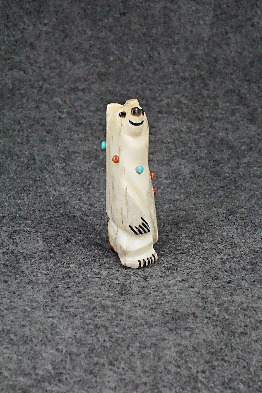 Bear Zuni Fetish Carving - Claudia Peina