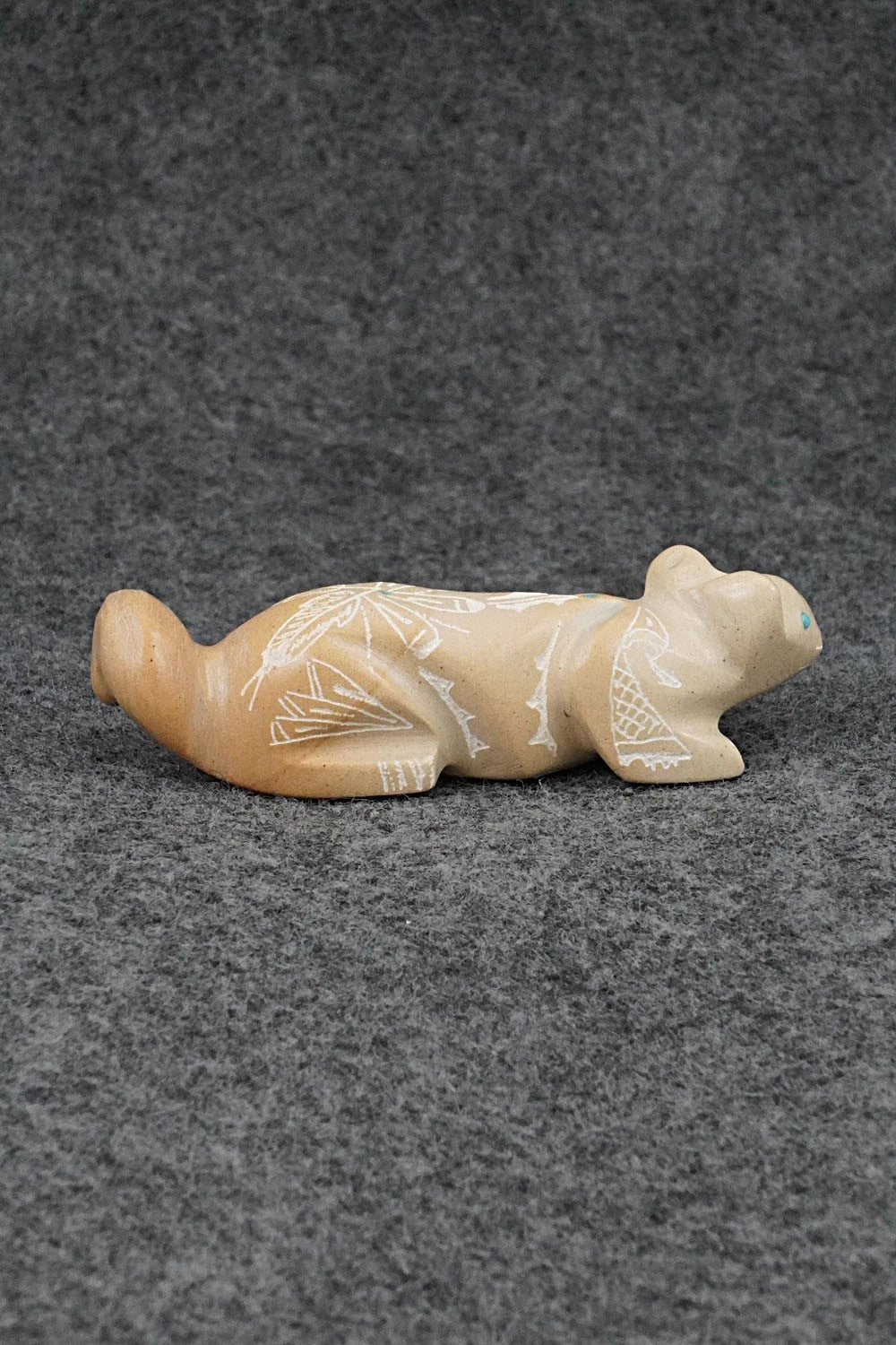 Mountain Lion Zuni Fetish Carving - Adrian Cachini