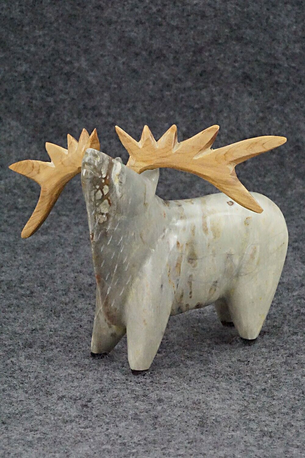 Elk Zuni Fetish Carving - Enrike Leekya