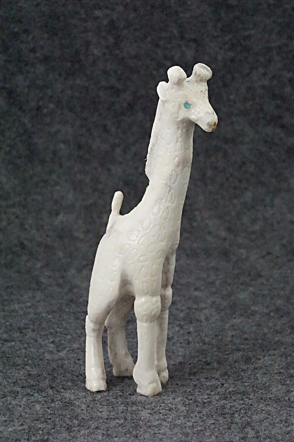 Giraffe Zuni Fetish Carving - Maxx Laate