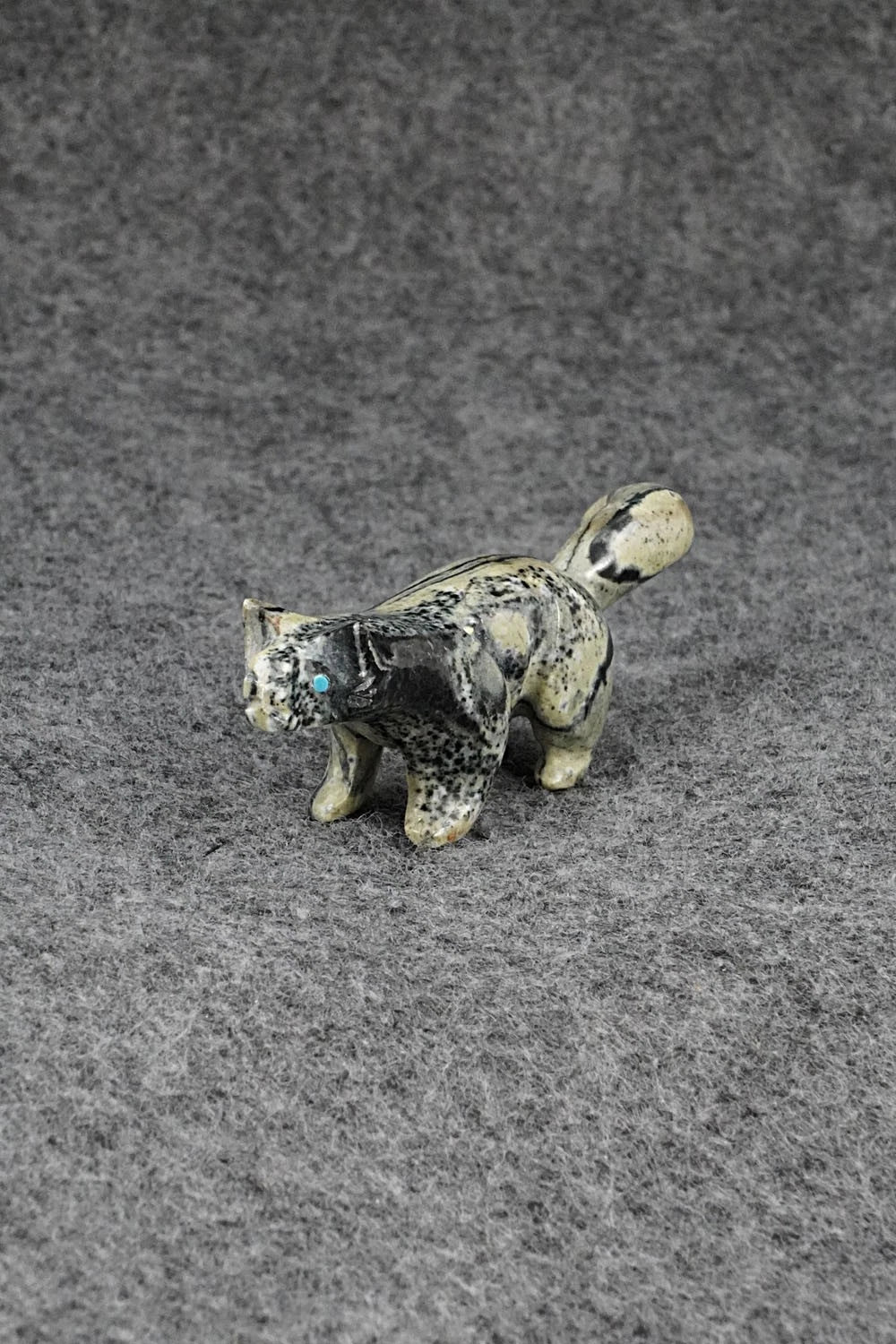 Mountain Lion Zuni Fetish Carving - Rosella Soseeah