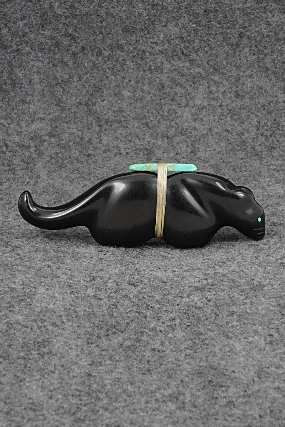 Mountain Lion Zuni Fetish Carving - Herbert Halate