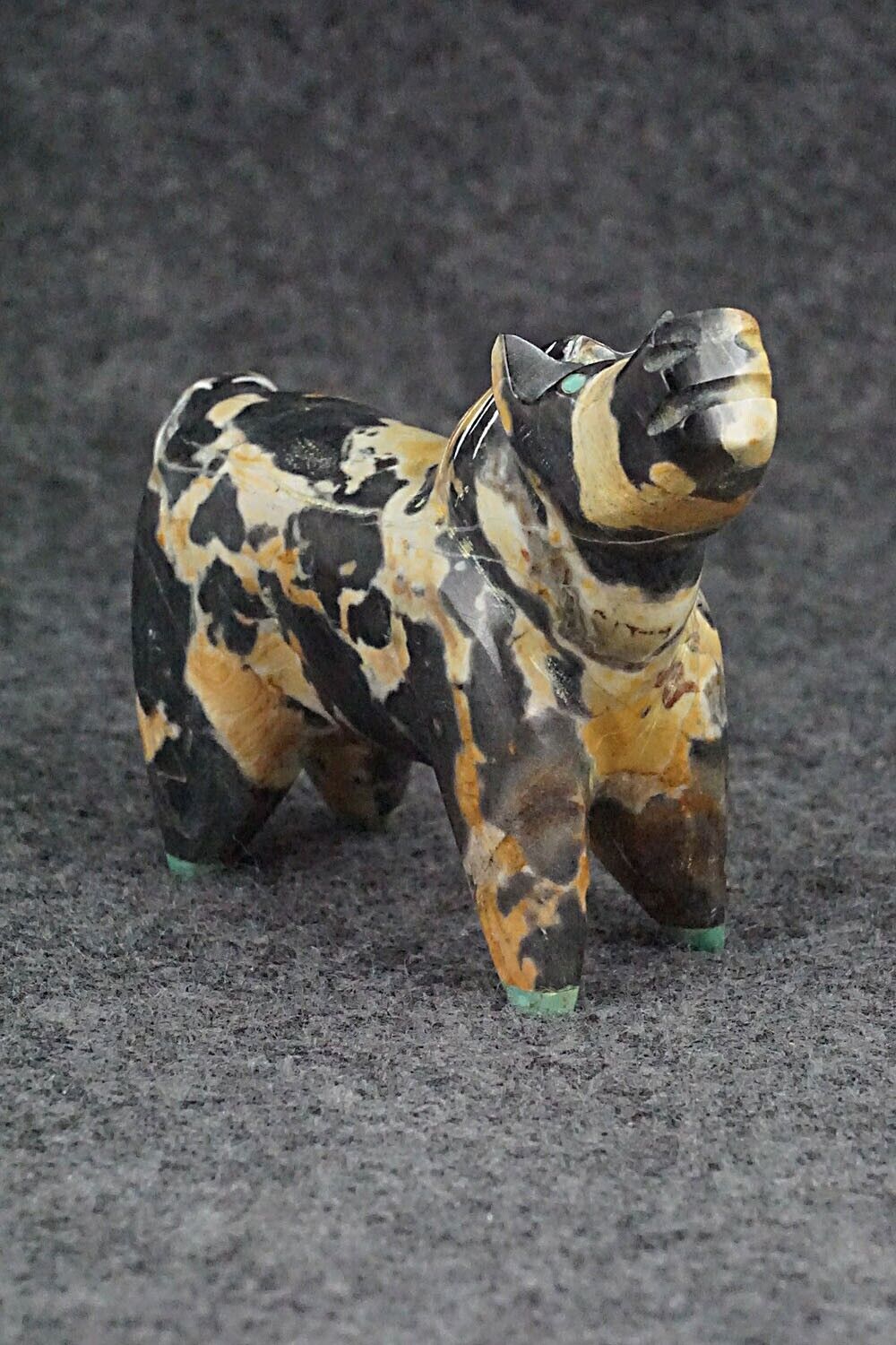 Horse Zuni Fetish Carving - Enrike Leekya