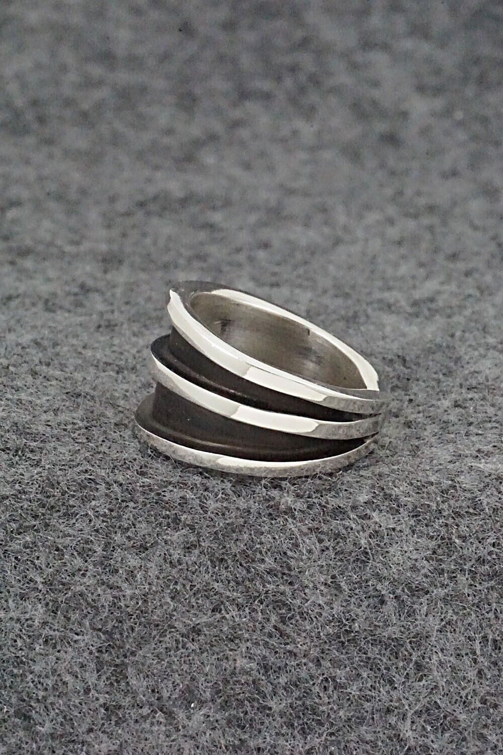 Sterling Silver Ring - Tom Hawk - Size 4.5