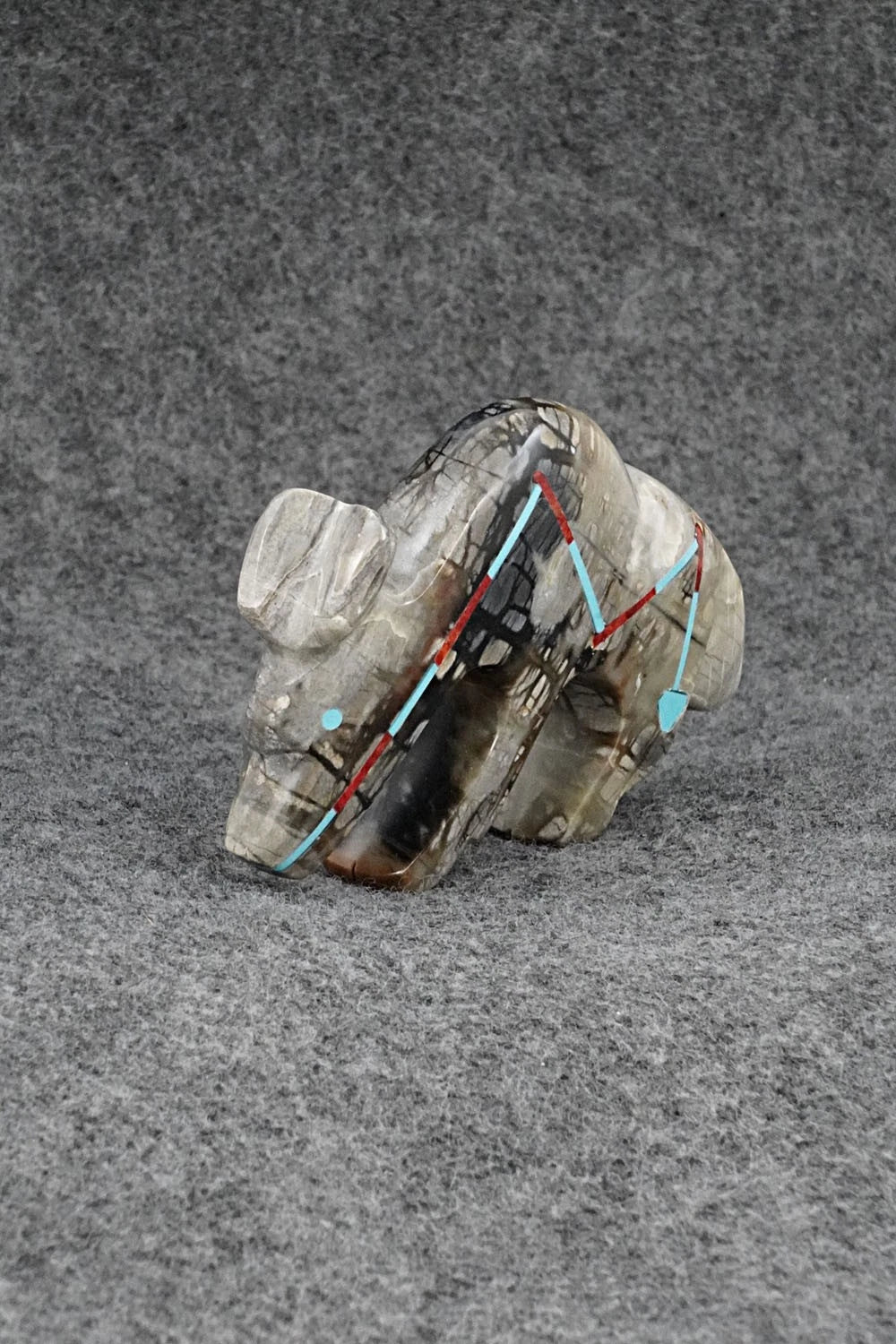 Deer Zuni Fetish Carving - Kenric Laiwakete