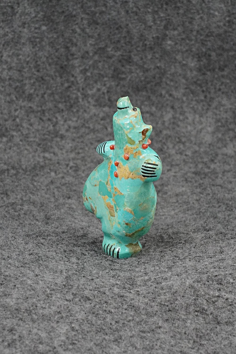 Bear Zuni Fetish Carving - Claudia Peina
