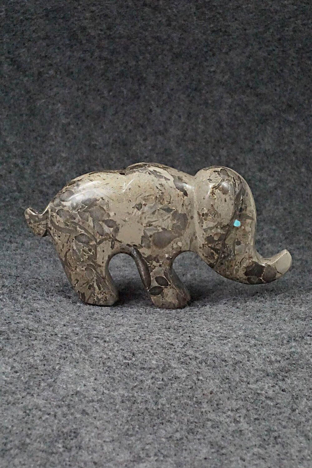 Elephant Zuni Fetish Carving - Kenric Laiwakete