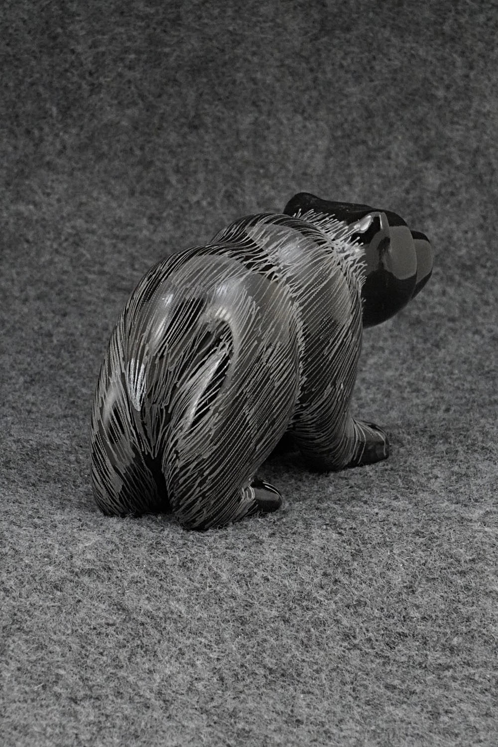 Bear Zuni Fetish Carving - Nelson Yatsattie