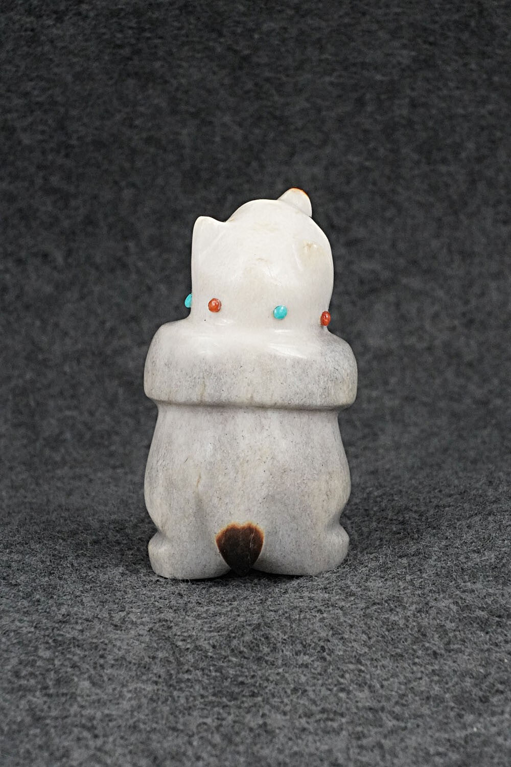 Bear Zuni Fetish Carving - Claudia Peina