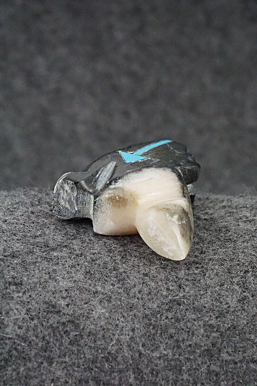 Wolf Zuni Fetish Carving - Bernard Laiwakete