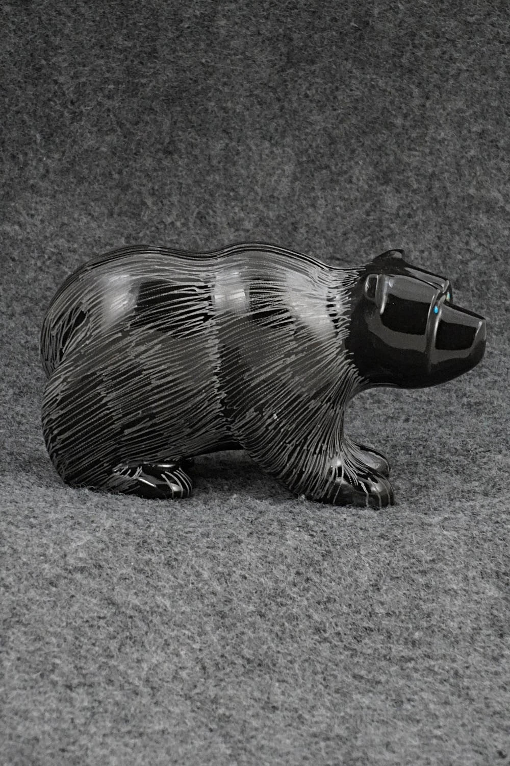Bear Zuni Fetish Carving - Nelson Yatsattie