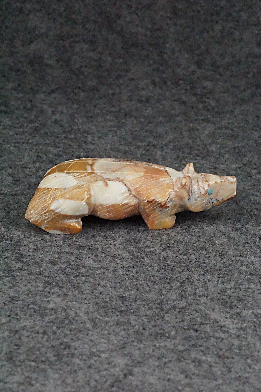Badger Zuni Fetish Carving - Derrick Kaamasee