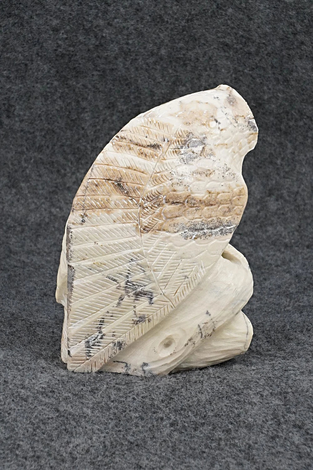 Owl Zuni Fetish Carving - Derrick Kaamasee